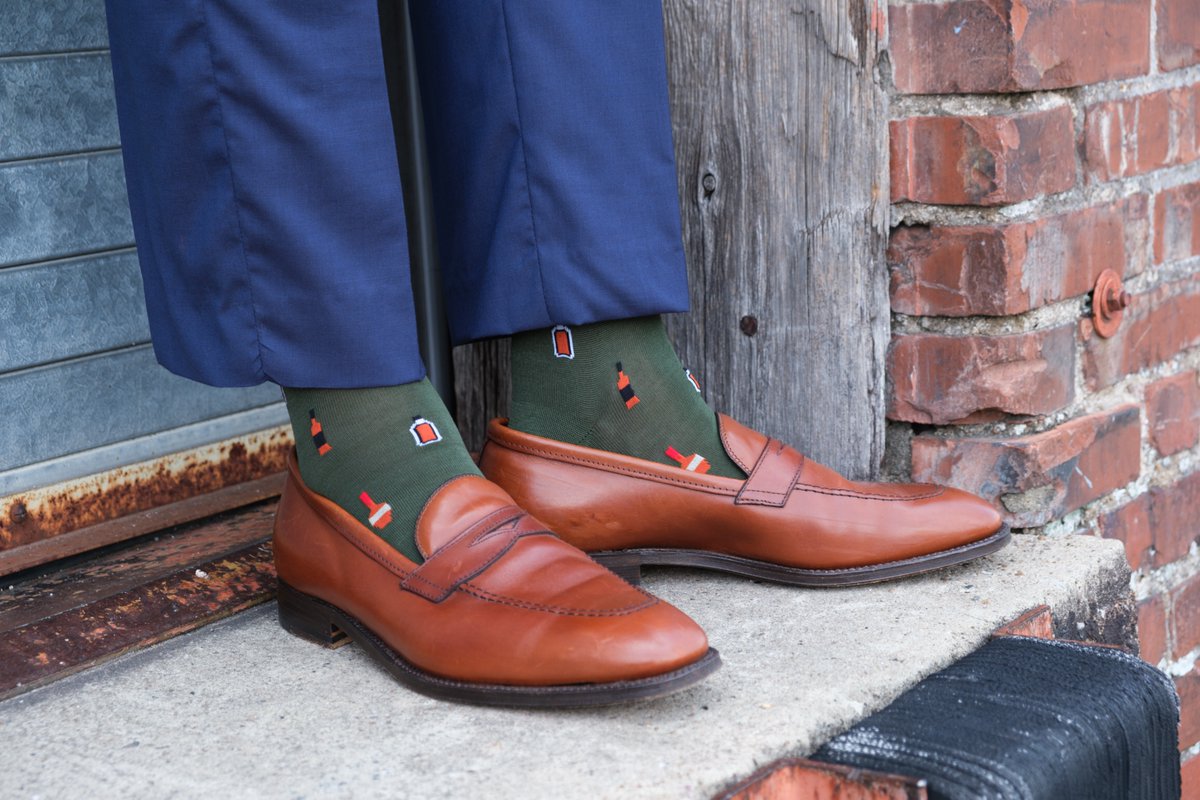DapperClassics's tweet photo. Show that your style is as elevated as your palate in these bourbon socks! Available in pine sage and classic navy. https://t.co/lf86ieQ9UA #dapperclassics #menswear #madeinusa #socks #bourbon #FunSocksFriday https://t.co/O8NeY5ixUp