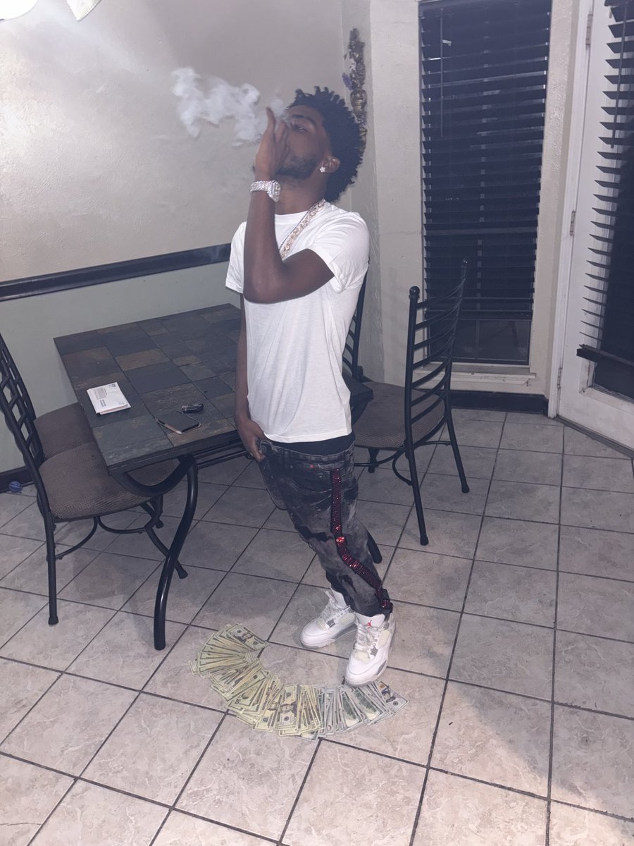 doublekreaper's tweet photo. You love me or you love me not? You trust me or trust me not? 🥀 #nfs #dallas #fwtx #xyzbca #fypシ゚viral #Repost https://t.co/uAgmCUhMmh