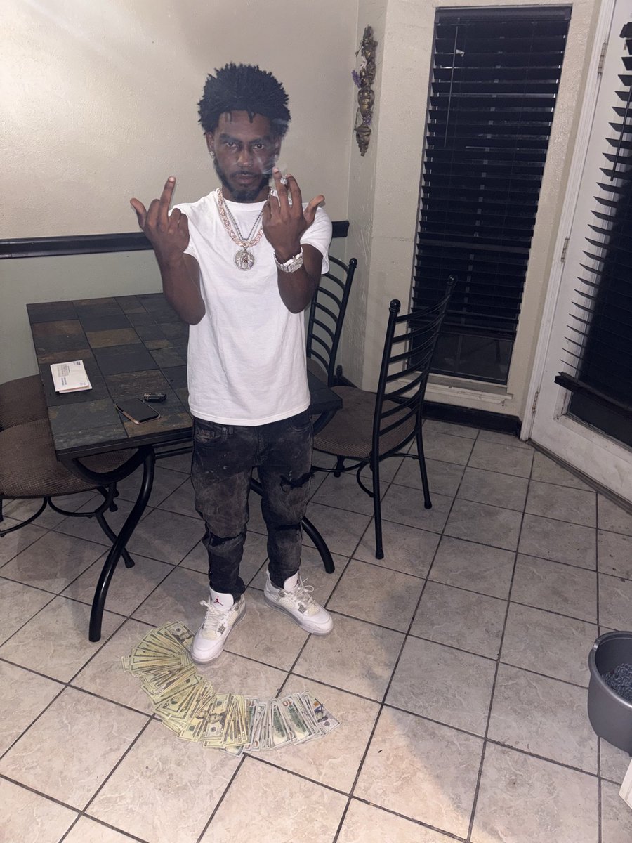 doublekreaper's tweet photo. You love me or you love me not? You trust me or trust me not? 🥀 #nfs #dallas #fwtx #xyzbca #fypシ゚viral #Repost https://t.co/uAgmCUhMmh