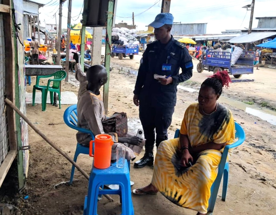 unmissmedia's tweet photo. #UNMISS @UNPOL teams continue strengthening community safety and early warning across #SouthSudan 🇸🇸 through patrols, dialogue and partnerships.
✅In Pibor, they engaged residents during confidence-building patrols to assess security and identify emerging threats.
✅In Kuajok, @UNPOL officers built community trust by engaging with residents in the California Community Area.
✅In Kodok, they conducted security patrols and mentored local police to strengthen community protection.
🕊️ Through such interactions, @UNPOL is helping deter threats and protect vulnerable communities affected by conflict, cattle raiding and intercommunal tensions.
#InvestInPeace #A4P