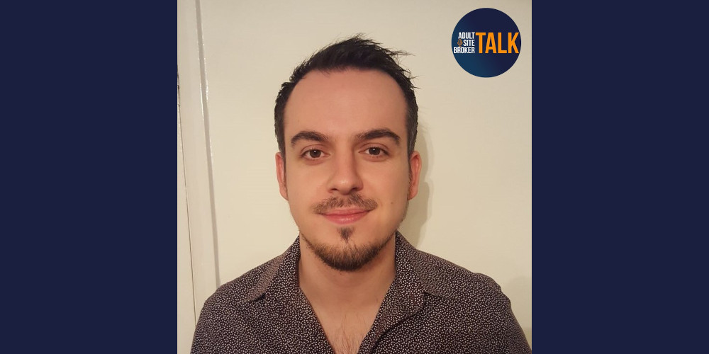YNOTdotcom's tweet photo. NEW: On Adult Site Broker Talk This Week: Joe W. of Ofcom https://t.co/l0VixtrpW7 #adultindustrypodcast #adultpodcasts #AdultSiteBroker #AdultSiteBrokerTalk #BrucetheAdultSiteBroker https://t.co/414mUDjujr
