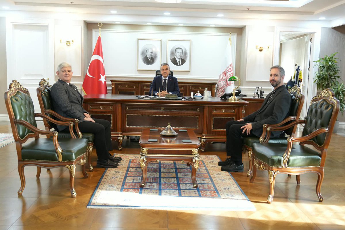 ataatasoy19's tweet photo. 📍 Diyanet İşleri Başkanlığı Vaizi Sayın Cemal Vanlıoğlu’nu,
📍 İstanbul Kent Üniversitesi Rektör Yardımcısı Prof. Dr. Sayın Ahmet Tuğrul’u,
📍 Yeni Parti Beyoğlu İlçe Başkanı Sayın Cenk Bleda Haşhaş ve yönetim kurulu üyelerini 
📍 TSK Güçlendirme Vakfı İstanbul Bölge Temsilcisi Emekli Albay Sayın Metin Murat Taşkapı’yı
Kaymakamlık Makamında misafir ettim.
Nazik ziyaretleri için kendilerine teşekkür ediyorum.
@TC_istanbul
@gul_davut