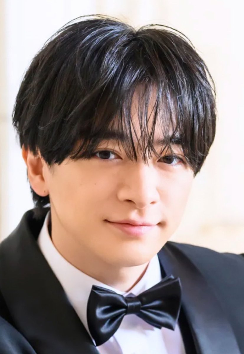 omochinen159's tweet photo. うちわのビジュ大予想運動会してますけれども(運動.?)黒髪知念さんが大変にメロくて気づいたらみんなゴールしてて私だけスタ���トダッシュすら切れてませんでした❗️瞬足履いてきたのに❗️(何を話されていますか) https://t.co/Cv8lIKFkAY