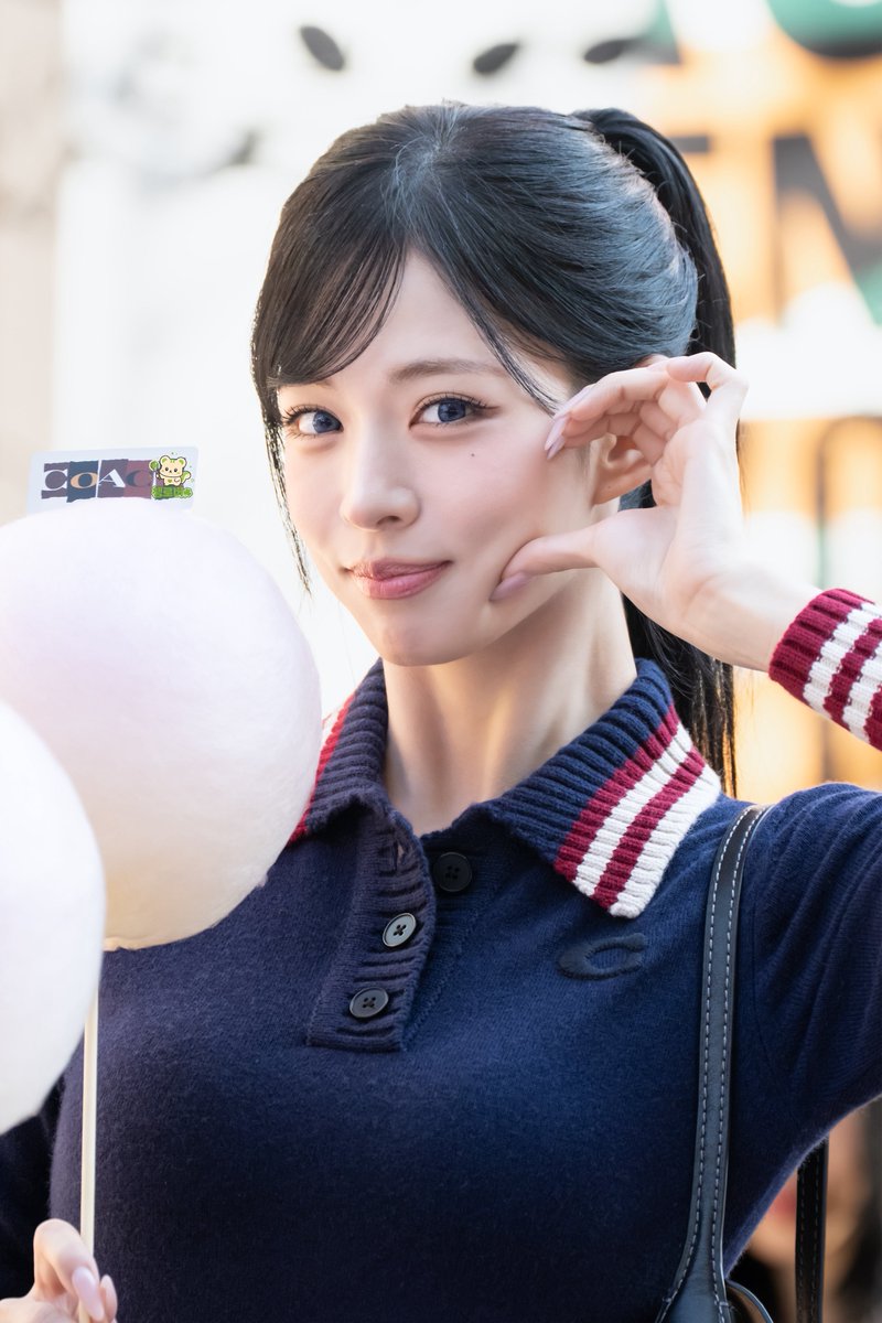 dukjil_chaeng's tweet photo. 26.10.19 성수 코치 팝업_채영_HQ

#프로미스나인 #fromis_9
#채영 #이채영 #Chaeyoung https://t.co/Fc1pKQMeLh