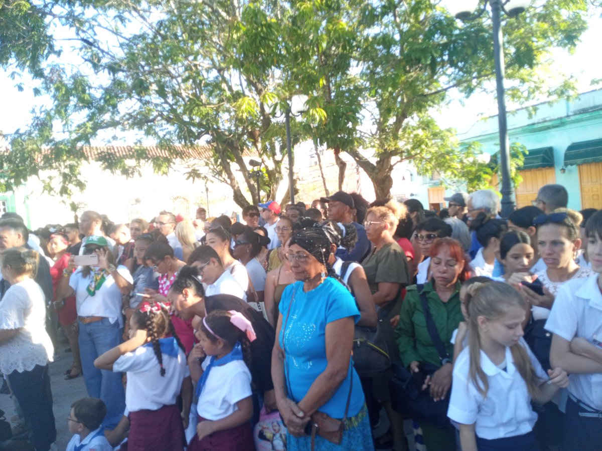 Arisbelal's tweet photo. Hoy en el Parque Agramonte de nuestra ciudad de #Camagüey ,se celebra el día de la Cultura Cubana 
Felicidades a todos en su día. https://t.co/xzxxIzrLQL
