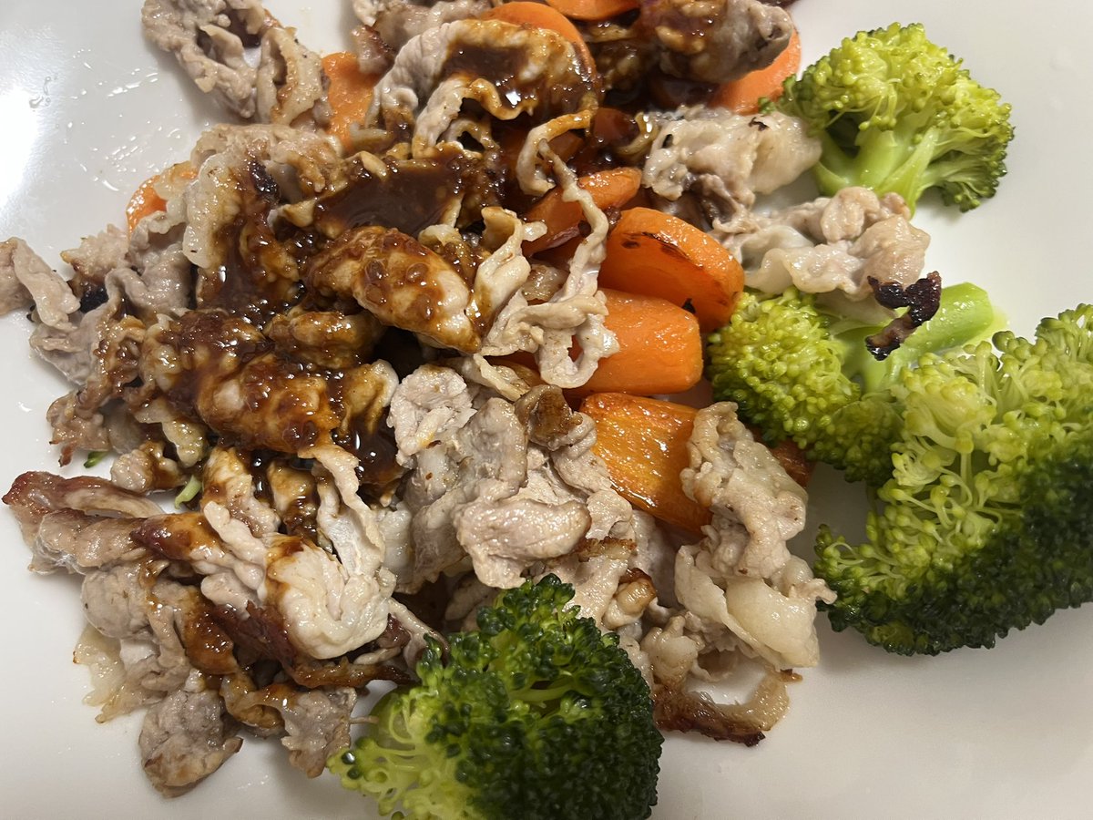 UseK's tweet photo. 筋肉飯1123日目、人参が減らねぇ https://t.co/04yID0DFGV