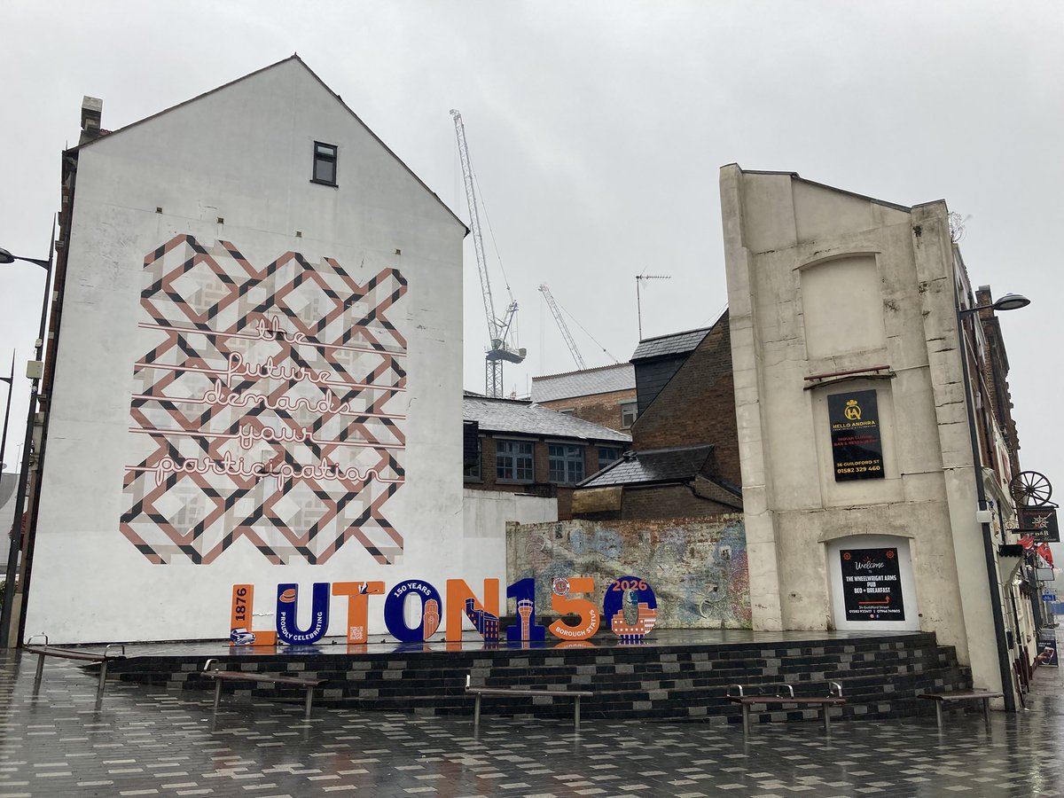FLoonstra's tweet photo. Prachtige stad. #luton https://t.co/cSBgJ6WGYY