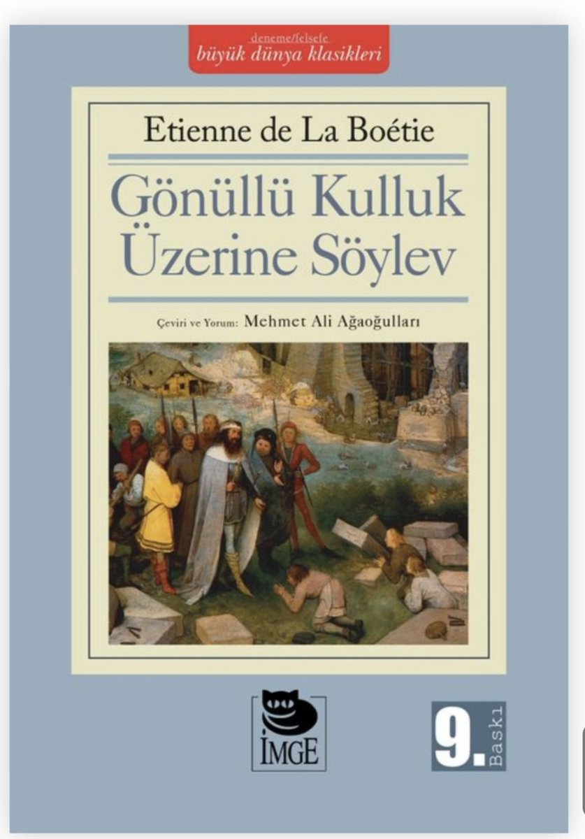 UmutStan's tweet photo. La Boetie, Montaigne'nin en yakın arkadaşıydı ve döneminde ondan daha da ünlüydü. "Gönüllü Kulluk Üzerine Söylev"de, milyonlarca insan, tek bir adamın zorbalığına neden boyun eğer? diye sorar. 

La Boetie’ye göre tiranlar, güçlerini kendi üstünlüklerinden veya olağanüstü kabiliyetlerinden değil, halkın kendi rızasından, boyun eğişinden ve itaatinden alırlar. Ona göre bir tiranı ayakta tutan şey, halkın ona itaat etmeyi seçmesidir. 

La Boetie’ye göre, bu düzenin böyle devam etmesinde, en önemli etken hiyerarşik çıkar ağıdır. Zorbanın çevresinde birkaç yakın destekçi, onların altında bir grup daha, onların altında bir grup daha vardır. Herkes bir üsttekine yaranıp bir alttakini ezerek pay alır. Böylece tiranlık, çıkar bağlarıyla örülmüş bir piramide dönüşür. Bu piramit yapı sayesinde toplumun önemli bir kesimi tiranlıktan beslendiği için sistemi korumaya gönüllü olur.

Eserin en özgün yanlarından biri önerdiği çözüm yolu. La Boetie, tiranı devirmek için şiddete veya kanlı bir devrime gerek olmadığını savunur. Ona göre yapılması gereken tek şey, itaat etmeyi bırakmaktır. Tiranı beslemeyi bıraktığınızda, destek vermediğinizde devasa bir heykelin altındaki kaide çekilmiş gibi tiran kendiliğinden çökecektir.
