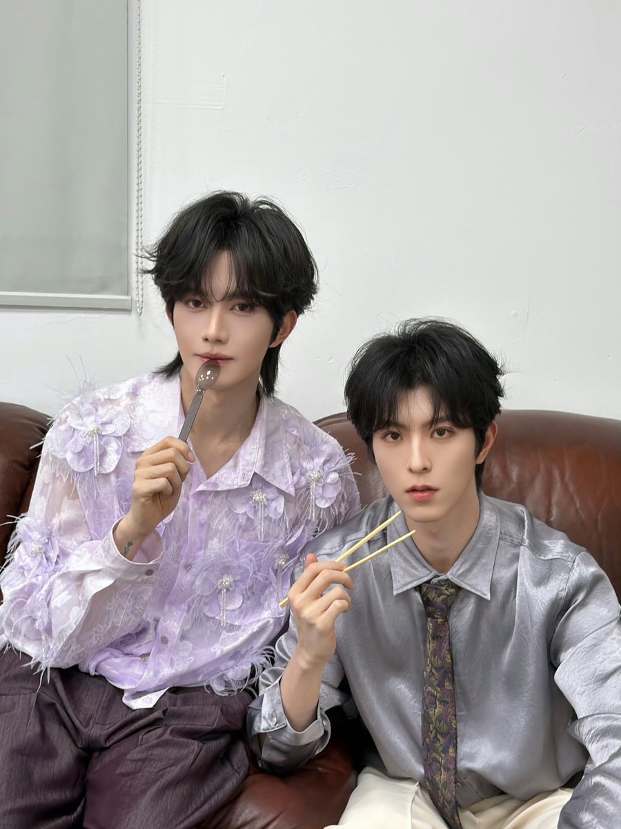 0rangeFair's tweet photo. 261020 weibo

Sweet dreams~

#XingQiu #EliotHuang #KipukaQiu #HuangXing #QiuDingjie #XYQQJ #黄星 #邱鼎杰 https://t.co/wd01sMDMGX