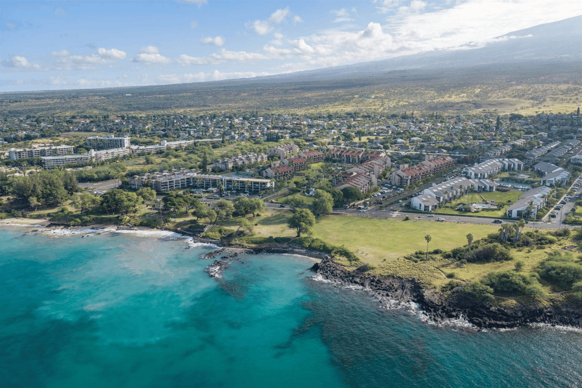 HawaiiLife's tweet photo. Just listed by Dale Richardson, R(B) is 2695 S Kihei Rd 4-204, in Kihei, Maui, for $599,000.

https://t.co/1nQssAuS7Q

2nd-floor 1-bed, 2-bath condo across the street from Kamaole Beach Park III.

Tap the link for more details.

#HawaiiLife #Maui https://t.co/caBpobozh7