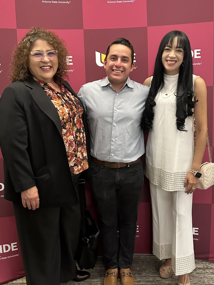 UIDE's tweet photo. Nuestra Escuela de Odontología reunió a su comunidad #gradUIDE para compartir experiencias y conocimientos. 🦷  

Descubre los detalles de este encuentro 👉 https://t.co/MqFmNXPtwc https://t.co/vTmKaMafnb