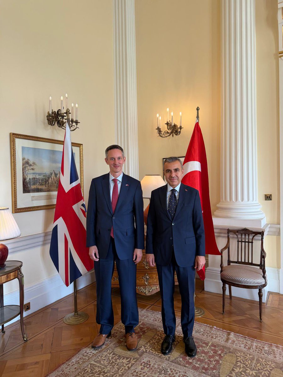 ataatasoy19's tweet photo. İngiltere İstanbul Başkonsolosu Sayın David Reed MBE’ye iadeiziyarette bulundum. Nazik ev sahipliği için kendisine teşekkür ediyorum.
@TC_istanbul
@gul_davut
@DBIstanbulT https://t.co/LmPPbIoqel