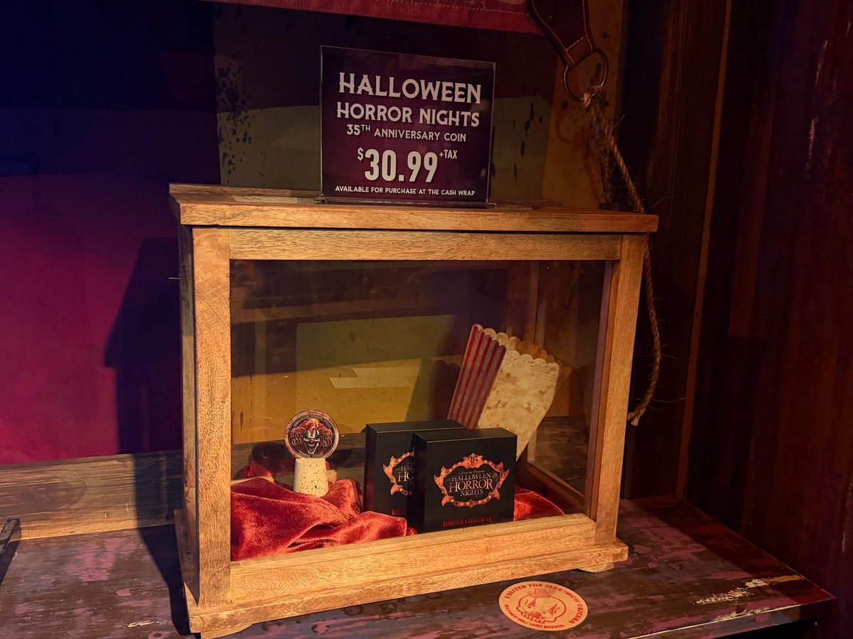 insideuniversal's tweet photo. The collectible #HHN35 coin price has been reduced to $30.99. @HorrorNightsORL https://t.co/oQpsA9B56b