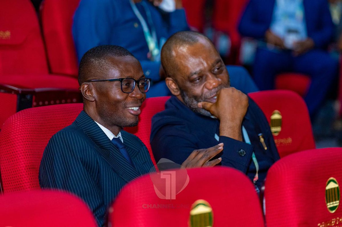 Citi973's tweet photo. 📸 Former Manhyia South MP, and the running mate of the NPP's presidential candidate in the 2024 elections, Matthew Opoku Prempeh, interacts with Oheneba Nana Kwaku Duah, son of the Asantehene, Otumfuo Osei Tutu II and CEO of the Ashanti Green Initiative, and Bernard Avle on Day 2 of the Mining In Motion Forum at the Destiny Arena.

#CitiFM #ChannelOneTV #GhanaNews #MiningInMotion #AfricanMineralsPolicy