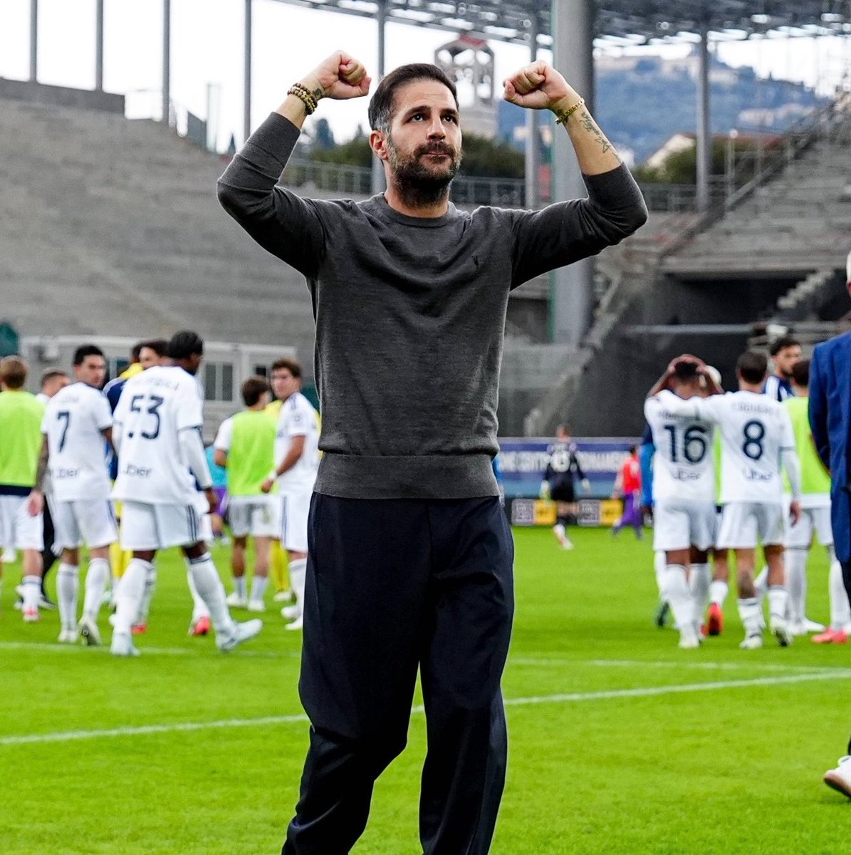 centredevils's tweet photo. 🚨🚨🎙️| Cesc Fabregas when asked about links with Manchester United and whether he’d like to be in the frame to be the club’s next manager:

“I won’t answer that question because I think that’s not a very nice question. I don’t think that shows enough respect to a great footballer and manager like Michael Carrick at the helm of a wonderful Manchester United side.”

[@TyMarshall_MEN]