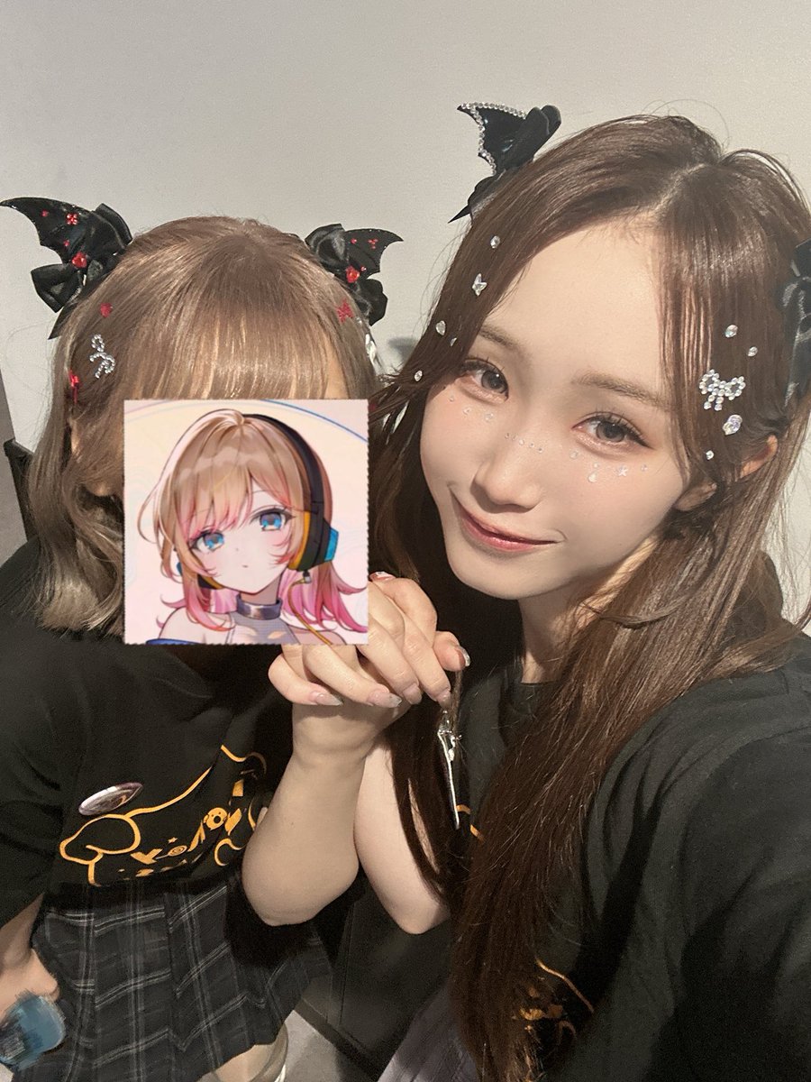 saara_hazuki's tweet photo. #ハニフェス2026 にて ┗|∵|┓⸝·⸝⋆꙳

ご一緒した

Hanonさん(@Hanon_moco )
Kotohaさん(@Kotoha_ktnh )と
お写真を撮っていただきました！⟡.*

リハの時からお二人の歌声が美しくてこっそりイヤモニで聞いていました𐔌՞ ܸ.ˬ.ܸ՞𐦯

いつもとても優しくてお会いできる度にときめいてますᐡ⸝⸝>  ̫ <⸝⸝⸝꙳.⋆

またご一緒できるように頑張ります！！

 #ハコニワリリィ さんෆ˚*  #高嶺のなでしこ #HoneyWorks さん