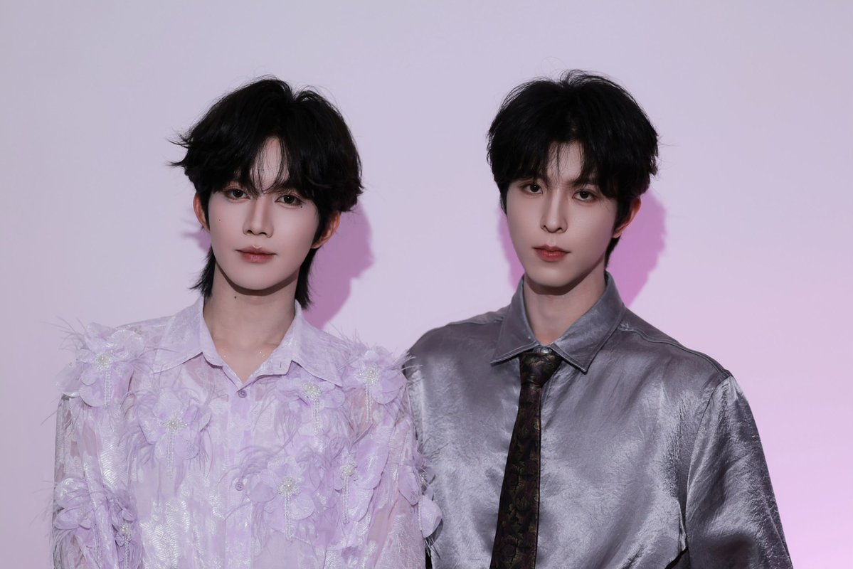 0rangeFair's tweet photo. 261020 weibo

Good night

#XingQiu #EliotHuang #KipukaQiu #HuangXing #QiuDingjie #XYQQJ #黄星 #邱鼎杰 https://t.co/wttEp9Z3hQ
