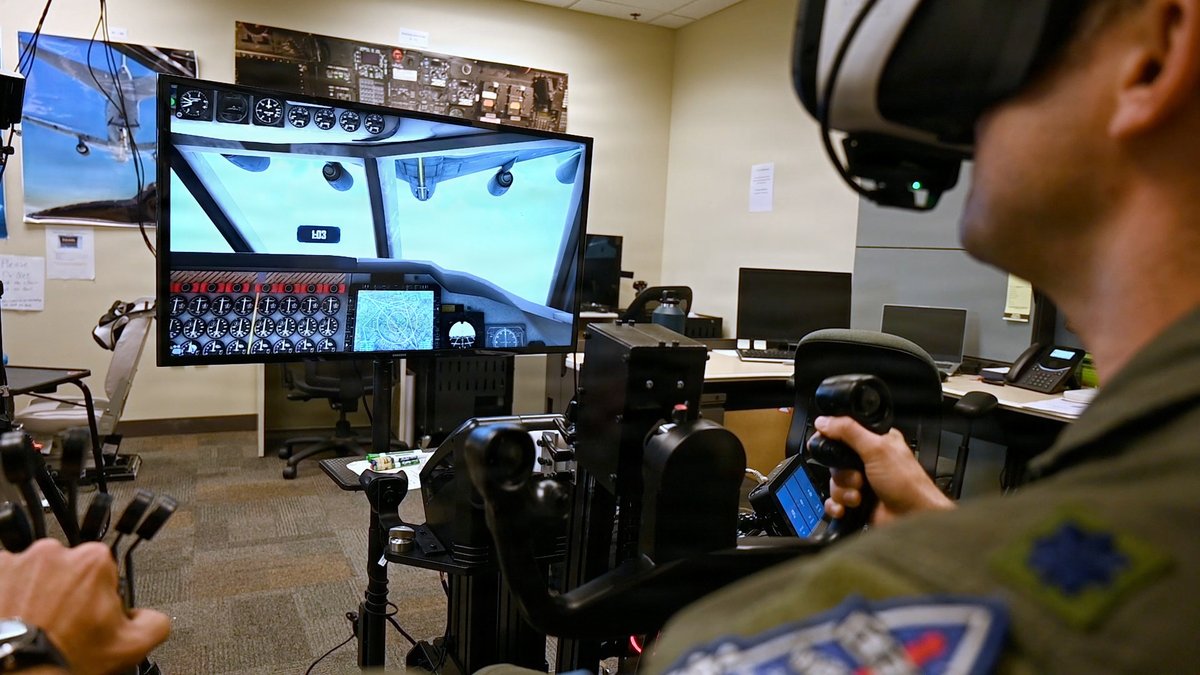 usairforce's tweet photo. B-52 student pilots are mastering aerial refueling in virtual reality before their first live flight—cutting training sorties &amp; saving critical flight hours.

See how we use advanced tech to prepare our heavy bombers for the fight: https://t.co/d5ZY39jOyH https://t.co/iMN6WXyV1o