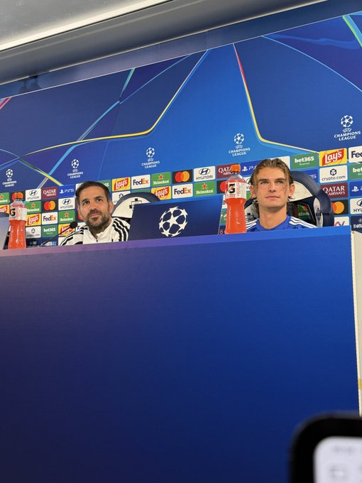 UtdXclusive's tweet photo. 🚨🗣️ Cesc Febregas on what it means to face United tomorrow:

"It represents a lot. Man United such a historic club.  I know Steve Holland very well because I worked with him at Chelsea and I know Michael Carrick has done really well.  

Last year he did really well bringing Manchester United back to where they belong which is the Champions League for the first time in many years."

[@DanyalHKhan]