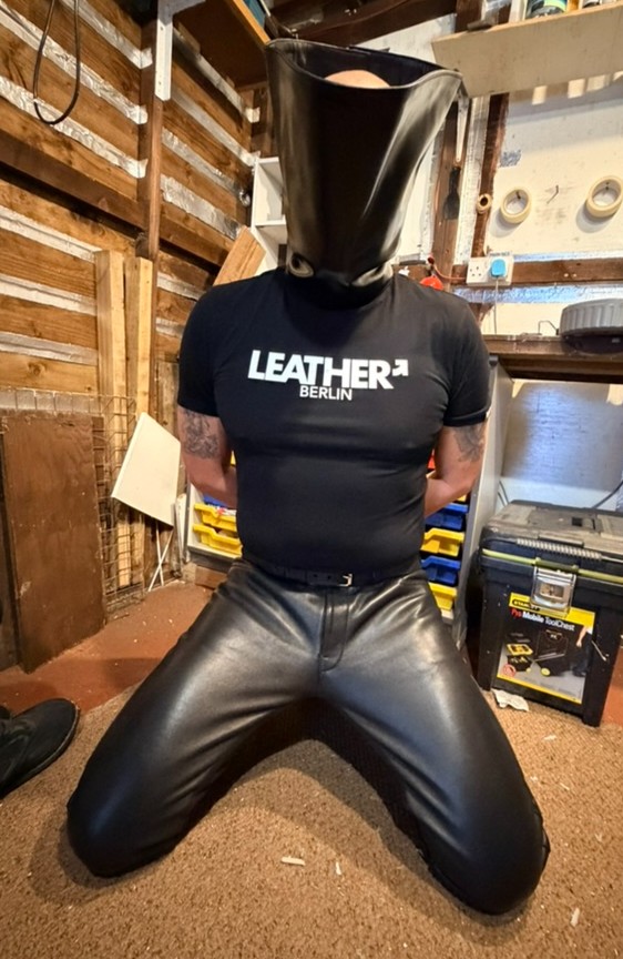 LeatherPrison's tweet photo. Introducing the latest addition to LeatherPrison: the Leather Cone of Shame.

A familiar design with a different purpose. Heavy leather, unmistakable shape and a new way of keeping your captive restricted.

https://t.co/sVB2JIQFON

#BuiltToBind #ConeOfShame https://t.co/hrf4o5LhE6