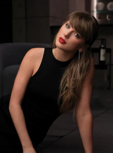 AboutMusicYT's tweet photo. Taylor Swift's discography has generated over 272 billion views on TikTok, across videos that include her music, the most for any artist on the platform. https://t.co/w1qC6BWXjn
