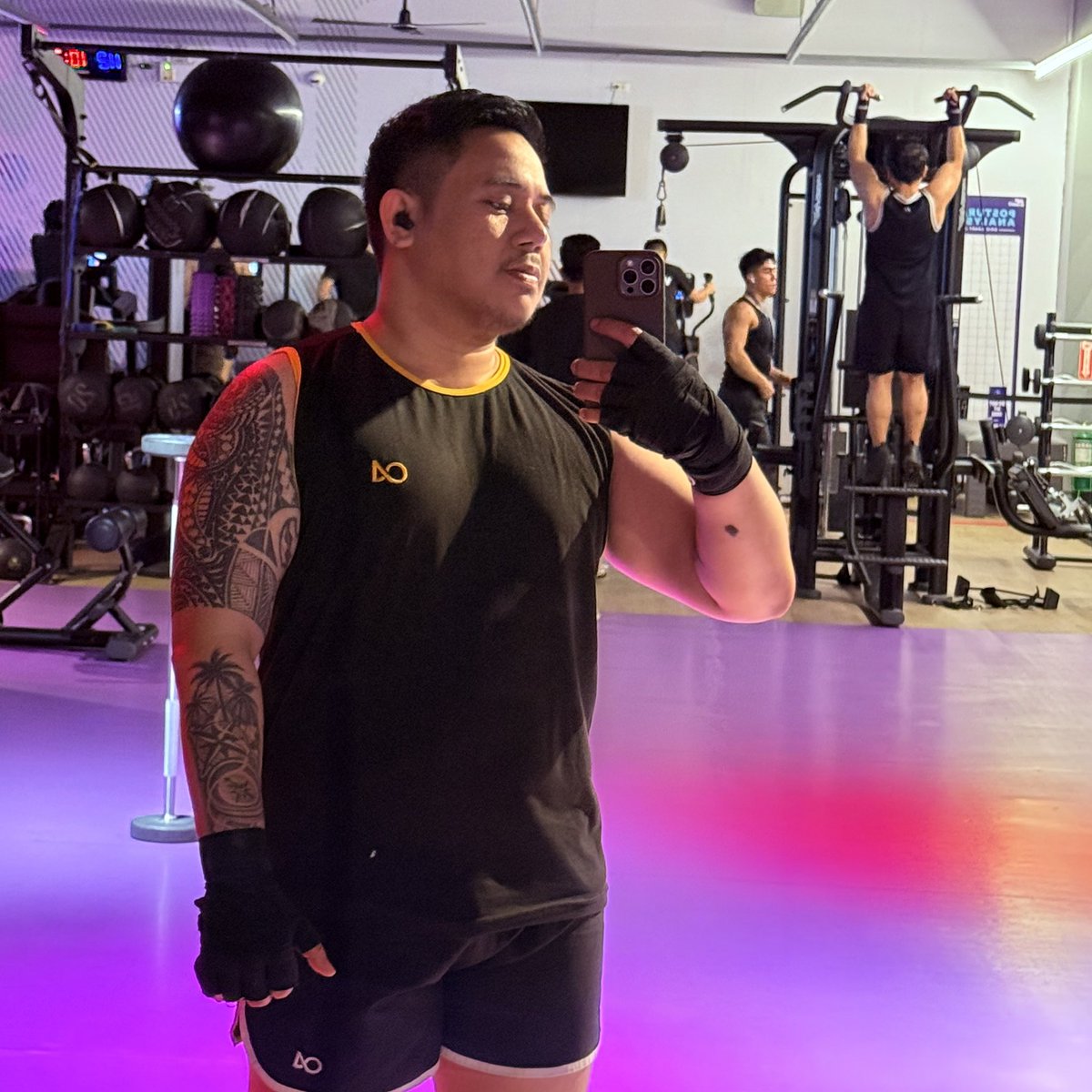 Misosou5's tweet photo. Okay rin pala mag workout ganitong oras 😳 https://t.co/FZcEbsINjP