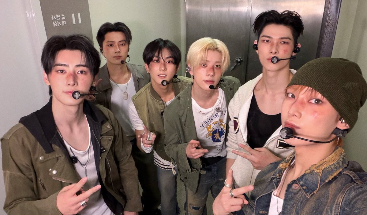 enhapopbase's tweet photo. I vote #ENHYPEN for #2026MAMAVOTE. https://t.co/bptZ5GTgHv