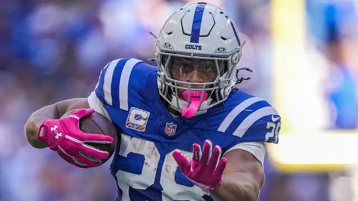 RichJohnsonNFL's tweet photo. Report: The #Giants are “all in” on #Colts RB Jonathan Taylor. https://t.co/jKAeRpvuLr