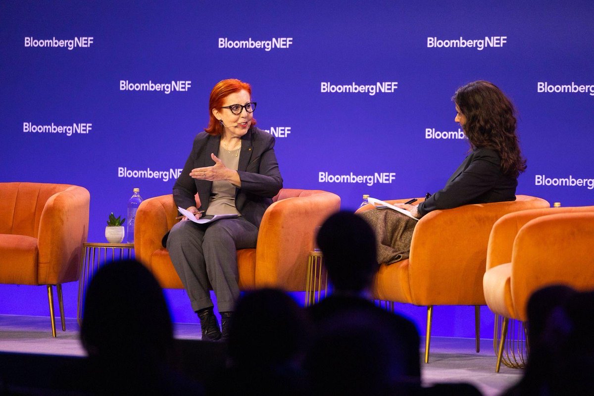 ambiente_pt's tweet photo. ⚡A Ministra do Ambiente e Energia foi convidada pela @BloombergNEF para a conferência BNEFSummit, em Londres, para falar sobre políticas públicas de Energia.

#BNEFSummit #Energy https://t.co/h5mtJ3e8GP