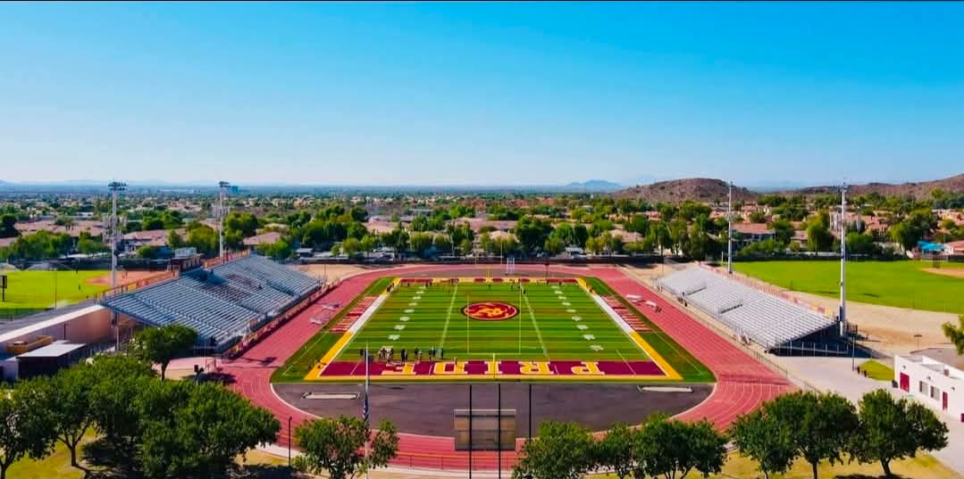 HelmetAz's tweet photo. #AZFieldFeud Round of 8:
Charity Crossover #repAZ

Prescott Badgers
@PrescottFB @BGGridironShow 
🆚
Mountain Pointe Pride
@MP_PrideFB @mphs_athletics 

Vote Here:
https://t.co/M7c7kRU1fz

Donate Here: ($10=10 votes)
https://t.co/BcPOjkgJg6 https://t.co/9jV0ERK0fO