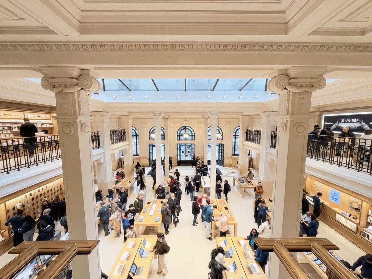 BasicAppleGuy's tweet photo. Apple Opéra https://t.co/k0Kd5tPWq2
