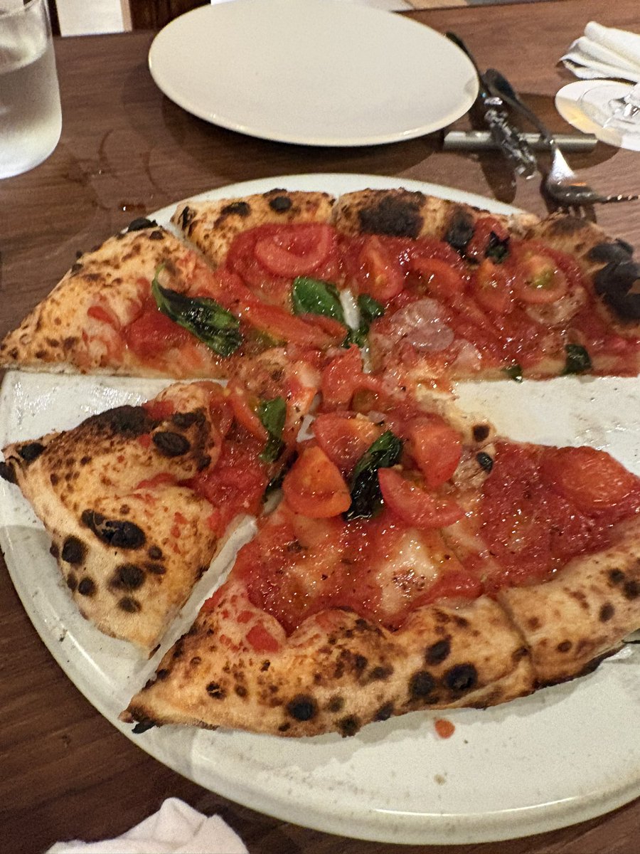 32844180727's tweet photo. あれ！ピザってチーズなくてもうめーのな！ってなったピザ🍕(アルケッチャーノだかの名前 https://t.co/pZ84MnB9Jz
