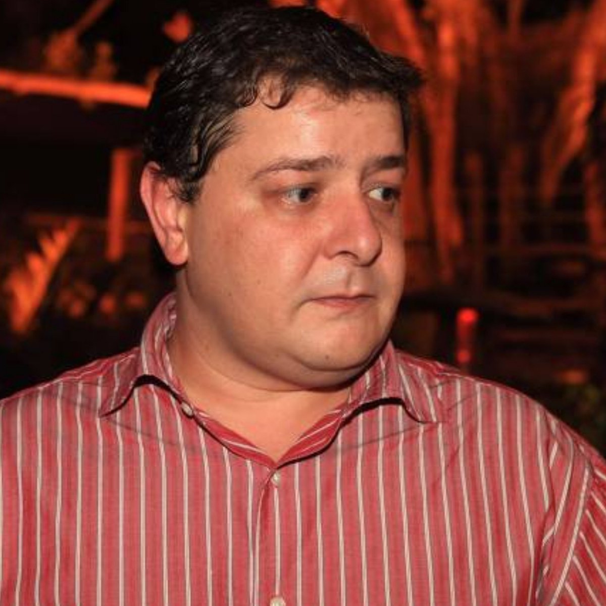 updatecharts's tweet photo. 🚨 ELEIÇÕES EMERGENCY: Lulinha, filho de Lula, ABRIU seus sigilos bancário e telefônico ao TSE e desafia Flávio Bolsonaro. https://t.co/1h27fsp2zz
