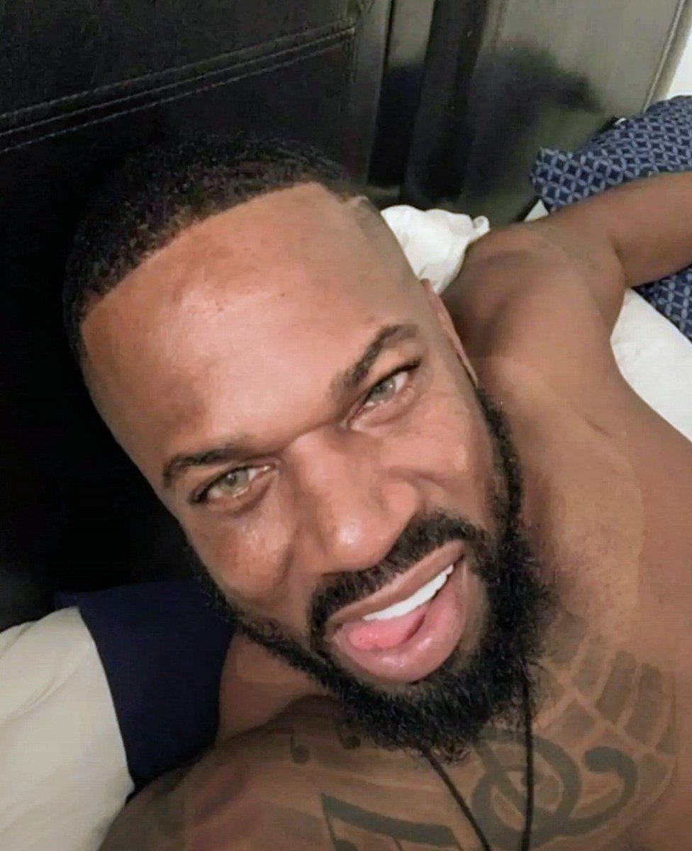 JayBeCustom's tweet photo. I'm trying to get my friend Manny to come out of retirement 
🙏🏽😩😜🤩 
#fypシ゚viral #FYP #viralvídeo #viralreeĺs #BlackMen #blacked #muscle #muscleworship #muscledaddy #musclealpha #alpha #lgbt #lgbtq #hung #chudai #bigdick #strippers #malestripper #wataa #bnwo #bbcworship https://t.co/rCOMegmN7H