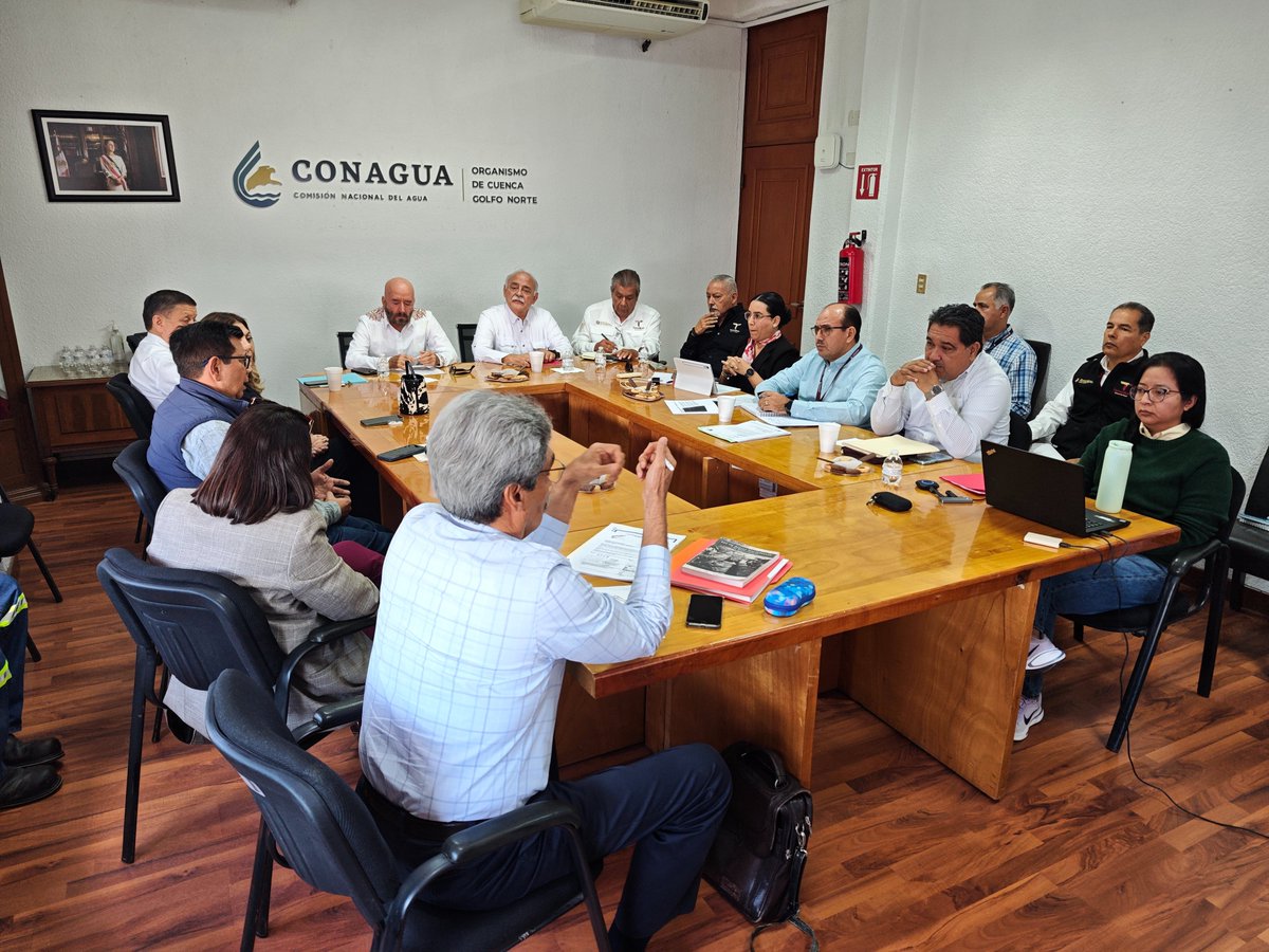 ConaguaOCGNte's tweet photo. Conagua y la Secretaría de Recursos Hidráulicos de Tamaulipas realizaron una reunión de trabajo para establecer acuerdos sobre el uso eficiente del agua en beneficio de los usuarios de El Nacimiento, del Distrito de Riego 002 Mante, así como de Grupo Pantaleón e Ingenio Mante. https://t.co/dSO0zNL7L7