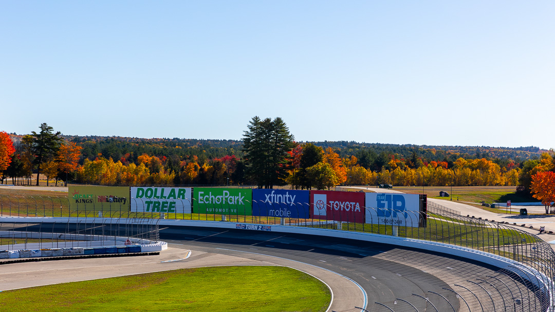NHMS's tweet photo. A little autumn magic. 🍁✨

#TheMagicMile | #NHMS https://t.co/A9Bgyquoo4