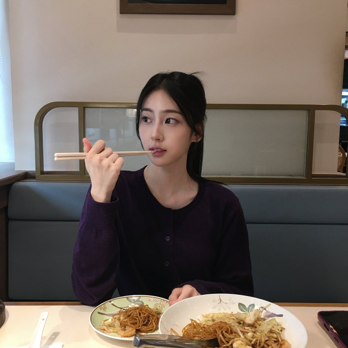 vvup_universe's tweet photo. [#지윤] Weverse post 
Yuk yum yum 😋🤤

#VVUP #비비업 #JIYOON #지윤 https://t.co/wseXkrQHhE