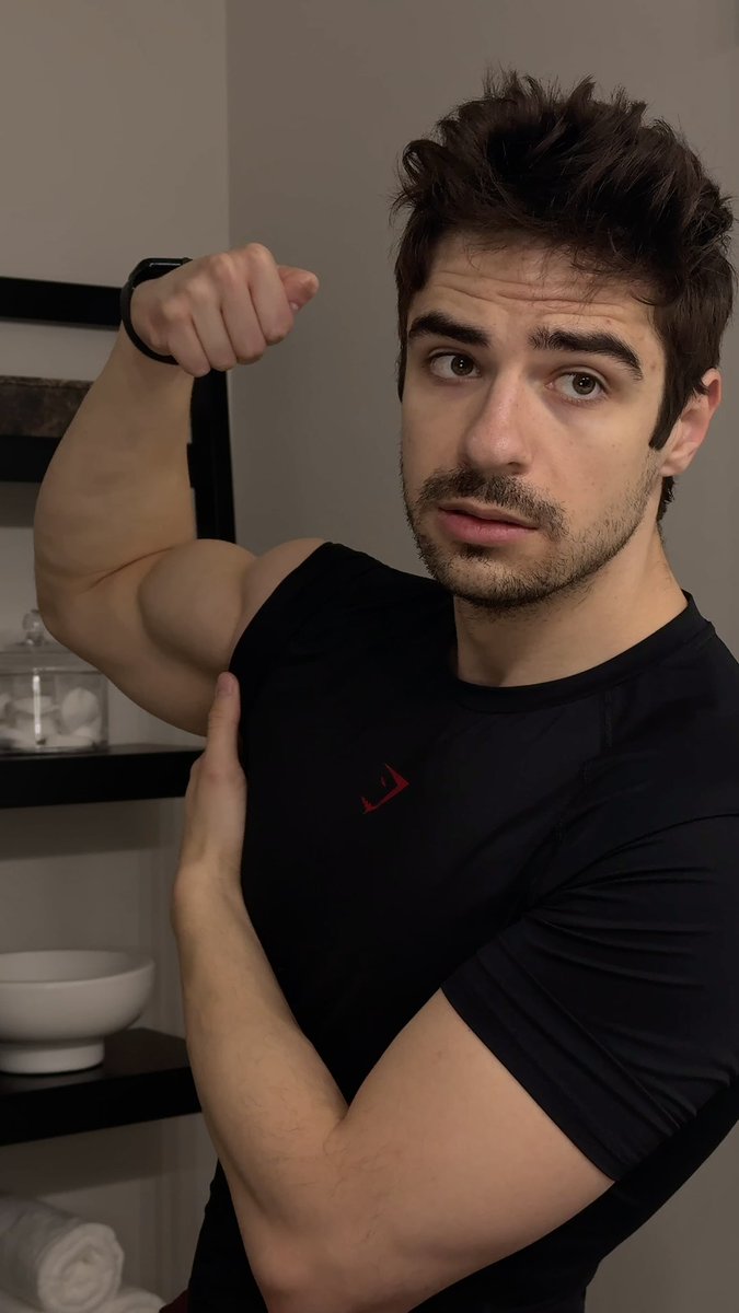 t_kobs's tweet photo. Veins wanted to say hi 👋 https://t.co/Ol22ZOzKDh