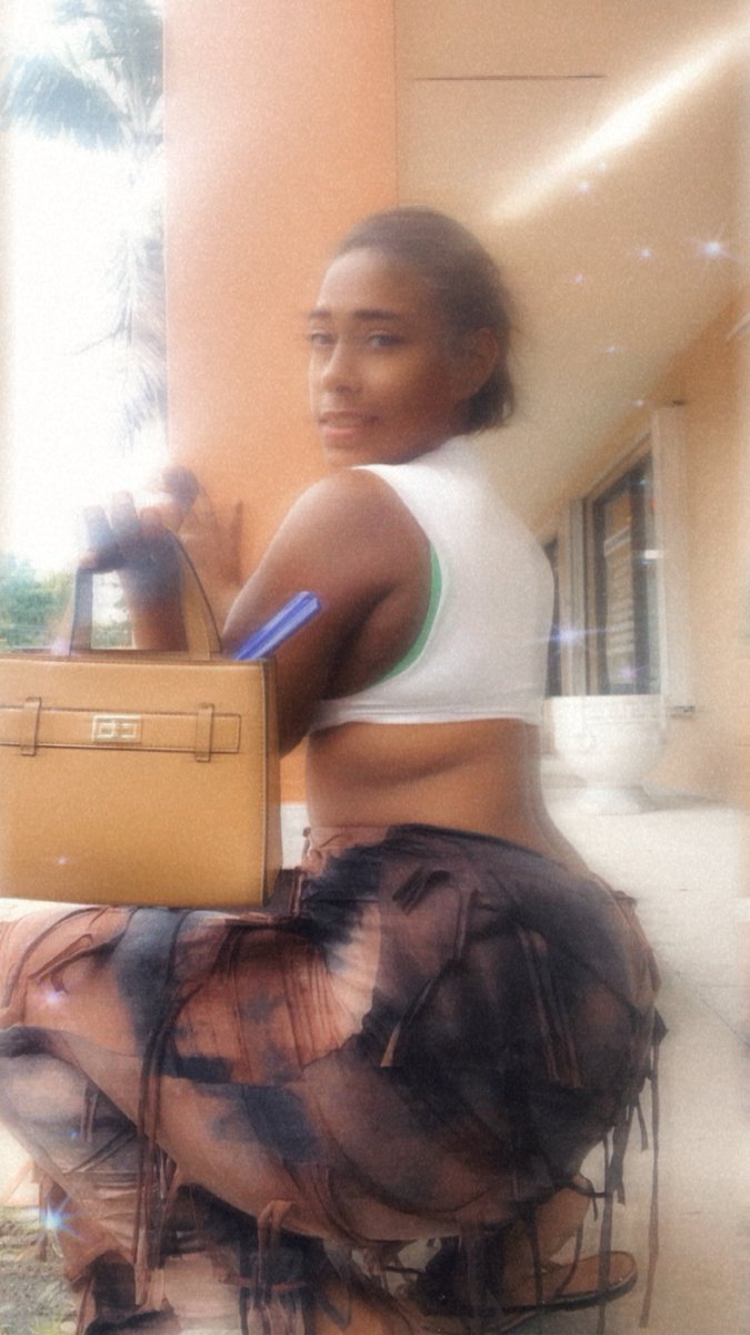 SafariRich200's tweet photo. Ghetto fabulous 🫶🏾🖤🥴 https://t.co/JXPGp4G1ng