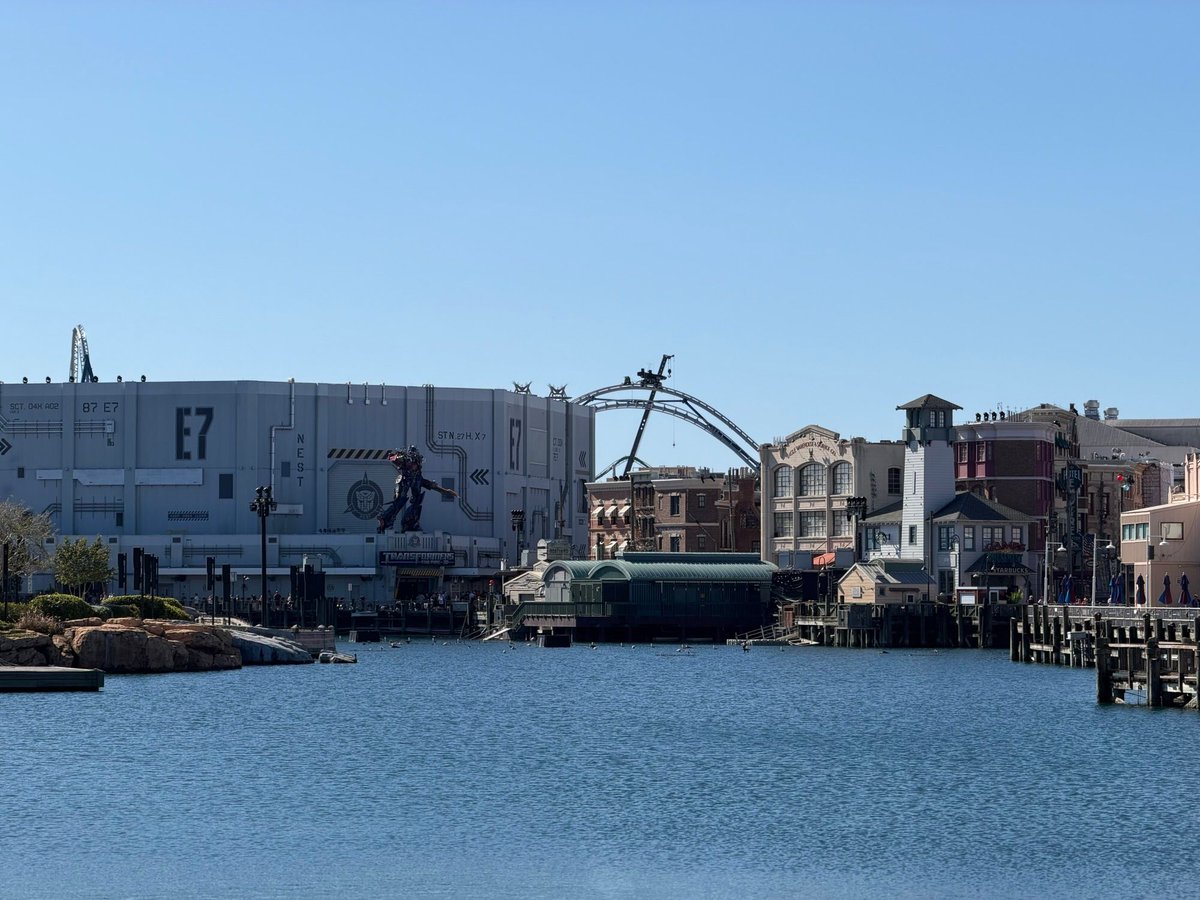 insideuniversal's tweet photo. Test views from across the lagoon. @UniversalORL https://t.co/cugrmNzsNs