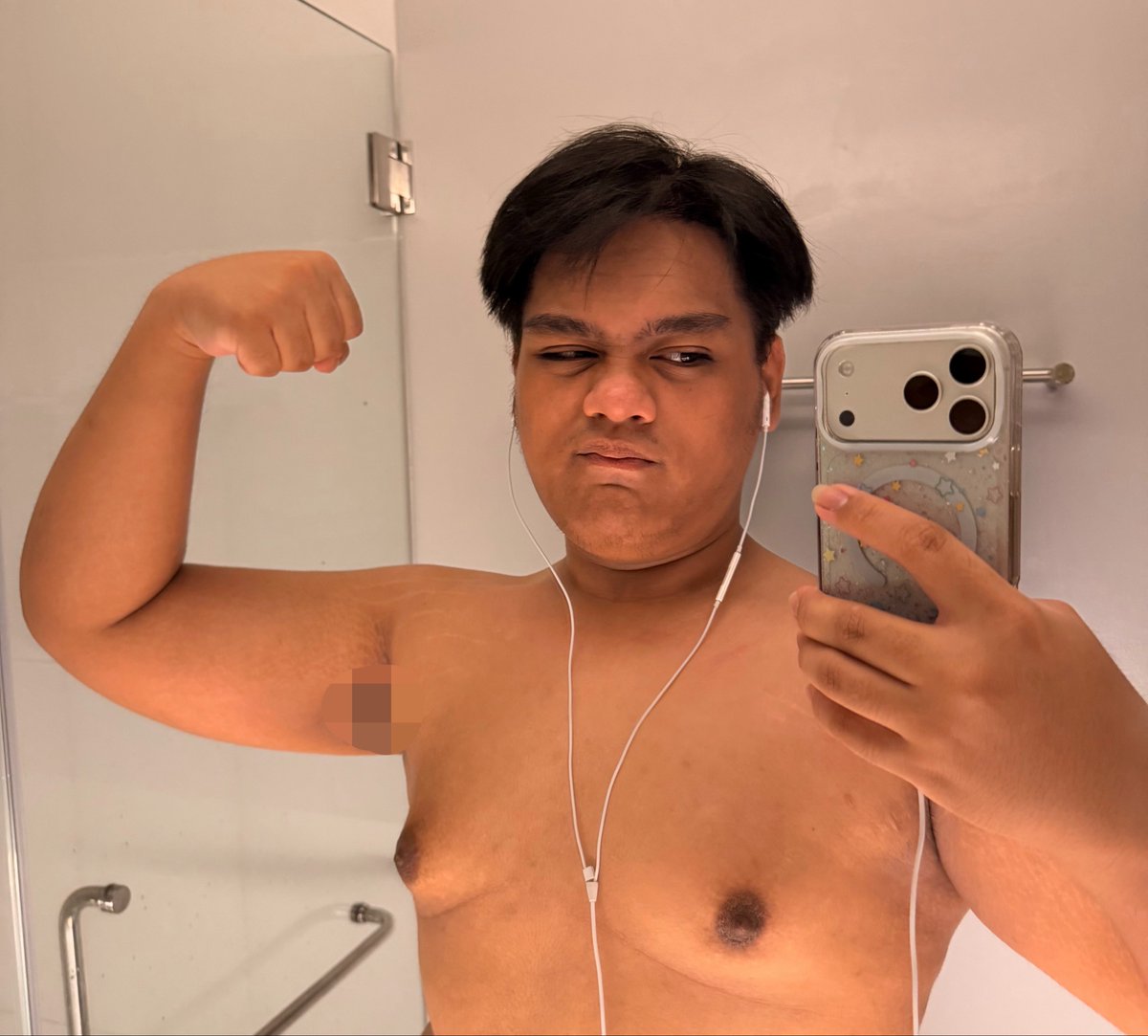 flownver's tweet photo. i hope i get buff like oomf soon https://t.co/V7q97QwMB6