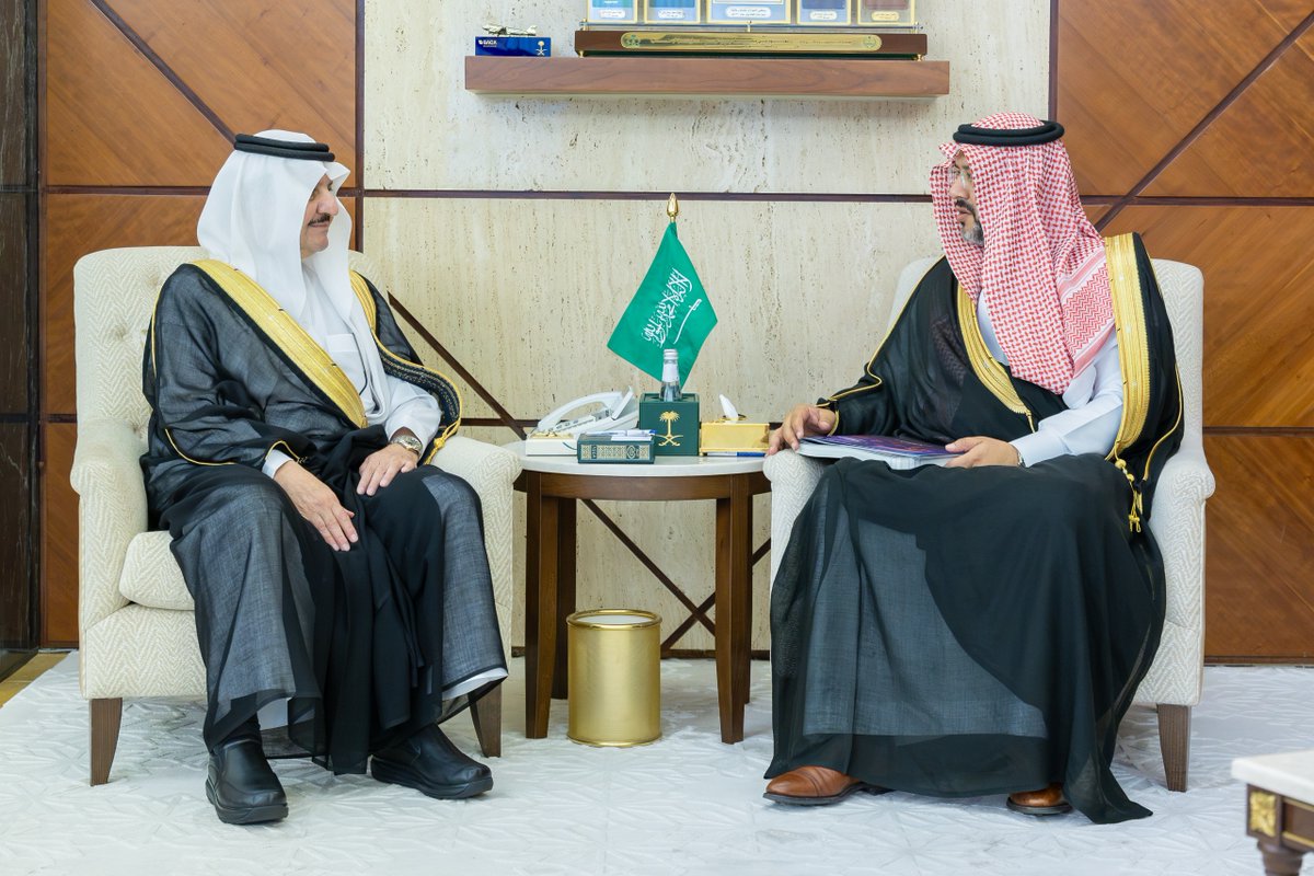 Saudi_EUni's tweet photo. 📰استقبل صاحب السمو الملكي الأمير سعود بن نايف بن عبدالعزيز، أمير المنطقة الشرقية، في مكتب سموه بديوان الإمارة، اليوم الثلاثاء، سعادة رئيس جامعة الأمير مساعد بن عبدالرحمن، أ.د. محمد بن يحيى مرضي، حيث اطلع سموه على برامج الجامعة التعليمية، وما تقدمه من خدمات تسهم في إتاحة فرص التعليم الجامعي وتأهيل الكفاءات الوطنية.

#رواد_تعليم_المستقبل