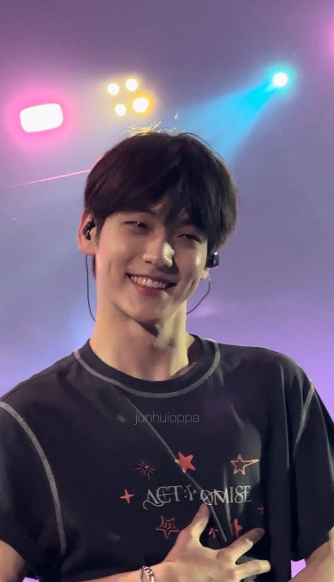 gyyu_03's tweet photo. soobin bunny with the cutest smile..I wish his smile never fades.. our soobin best leader 🤏🏻🐰
soobin best idol
soobin best singer
soobin pretty
soobin bunny
soobin kind
#AlwaysWithSoobin https://t.co/0yocIQ9jmJ