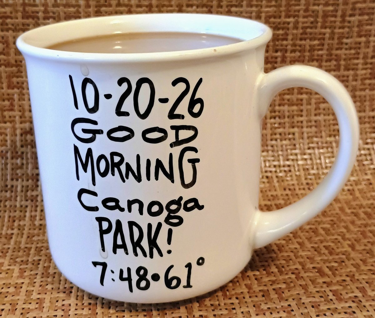 CanogaParkNews's tweet photo. Live! From the Canoga Park News Weather Nook! It's your up-to-the-minute Accu-Mug™ forecast! Happy birthday to Barrie Chase—the last living actor from IAMMMMW! 
Unless that little ratfink kid who gave Phil Silvers lousy directions is still around. https://t.co/iEBP28EnR9
