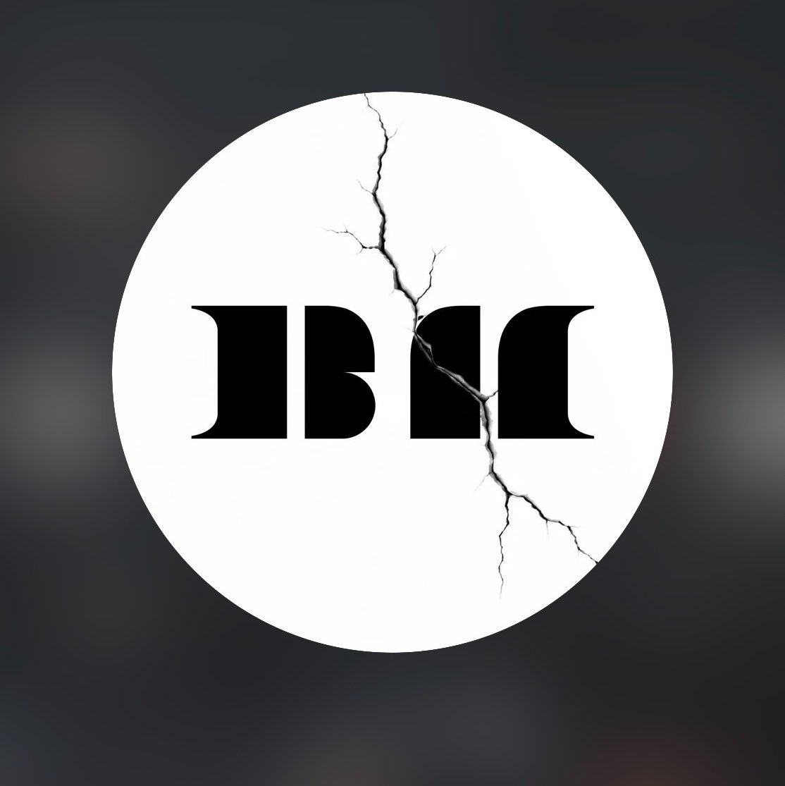 RAMIGLOBAL_'s tweet photo. Did anybody else notice? Babymonster Instagram profile picture has a big crack, are they debuting new logo?? https://t.co/XUGS9Wl5K1