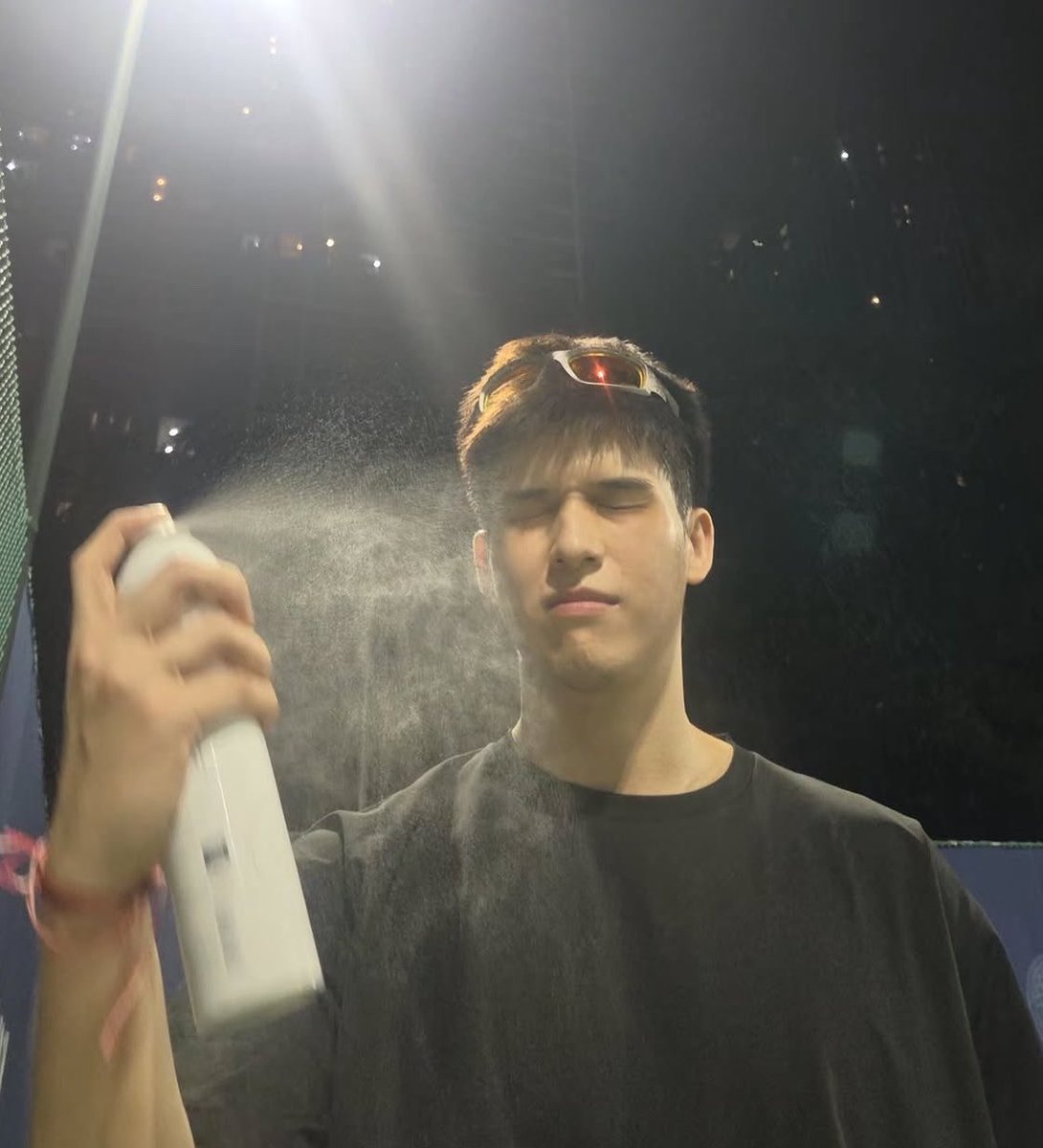 Tearremq_'s tweet photo. สกายหล่อขนาดนี้ได้ไงวะ งง ไม่แปลกใจเลยที่อะไรจะชอบ https://t.co/W2CJYlPAoC
