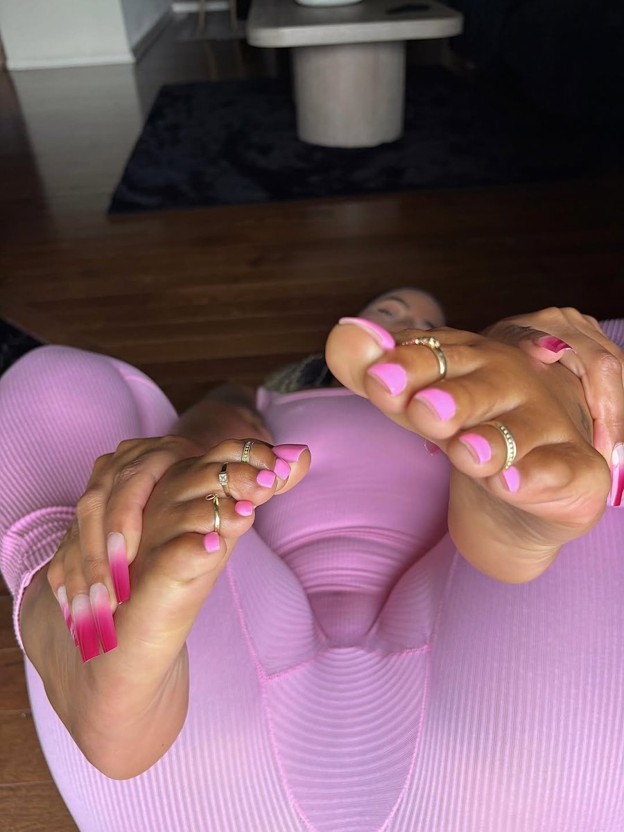 strictlyfineshi's tweet photo. Feet Lovers WYA? 🦶🏻💗 https://t.co/o8WyiGMzS1
