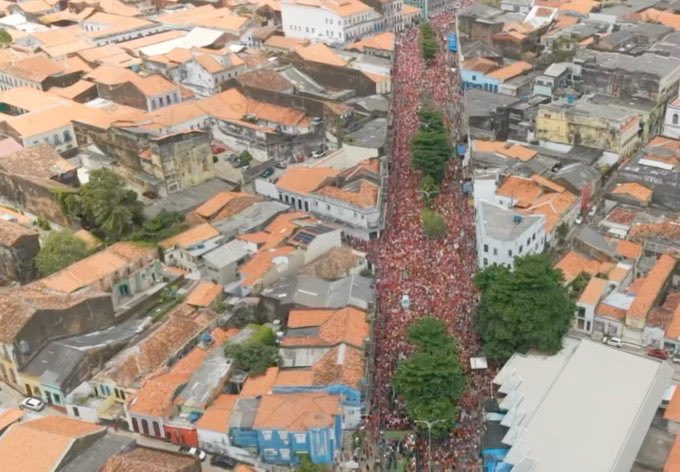 barbara13naurna's tweet photo. URGENTE!🚨 😮

LULA AGORA EM SÃO LUIS NO CENTRO DO MARANHÃO ARRASTANDO A CIDADE INTEIRA COM ELE! https://t.co/7KyYov2vqv