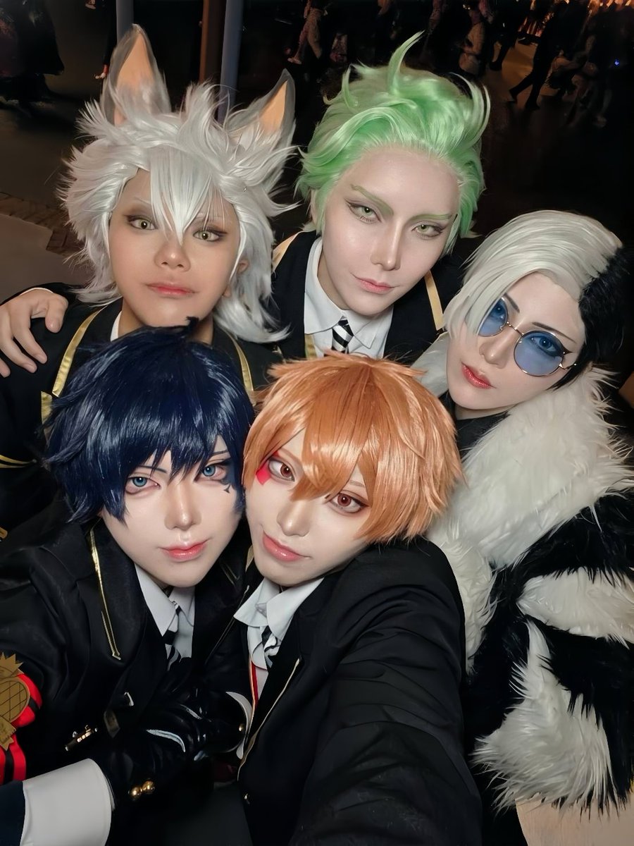 ruhakuuuuuu's tweet photo. 強面一年ズと引率クル先
#Dハロ仮装2026 #Dハロツイステ 
#Dハロツイステ仮装 https://t.co/ifGPbyXNBb
