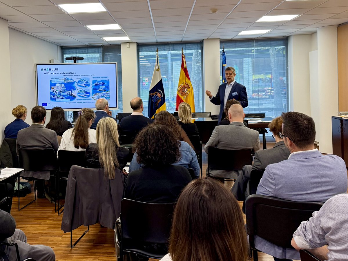 h2blueproject's tweet photo. Last week in Brussels, H2BLUE hosted its synergy workshop alongside @PLOCAN, @ClusterCMC, @Consulta_Europa &amp; @agenciaiisi

Connecting regional ecosystems to build a complete #GreenHydrogen value chain for the blue economy under the #I3Instrument 🇪🇺

#BlueEconomy #SMESupport https://t.co/YXzl63fhso